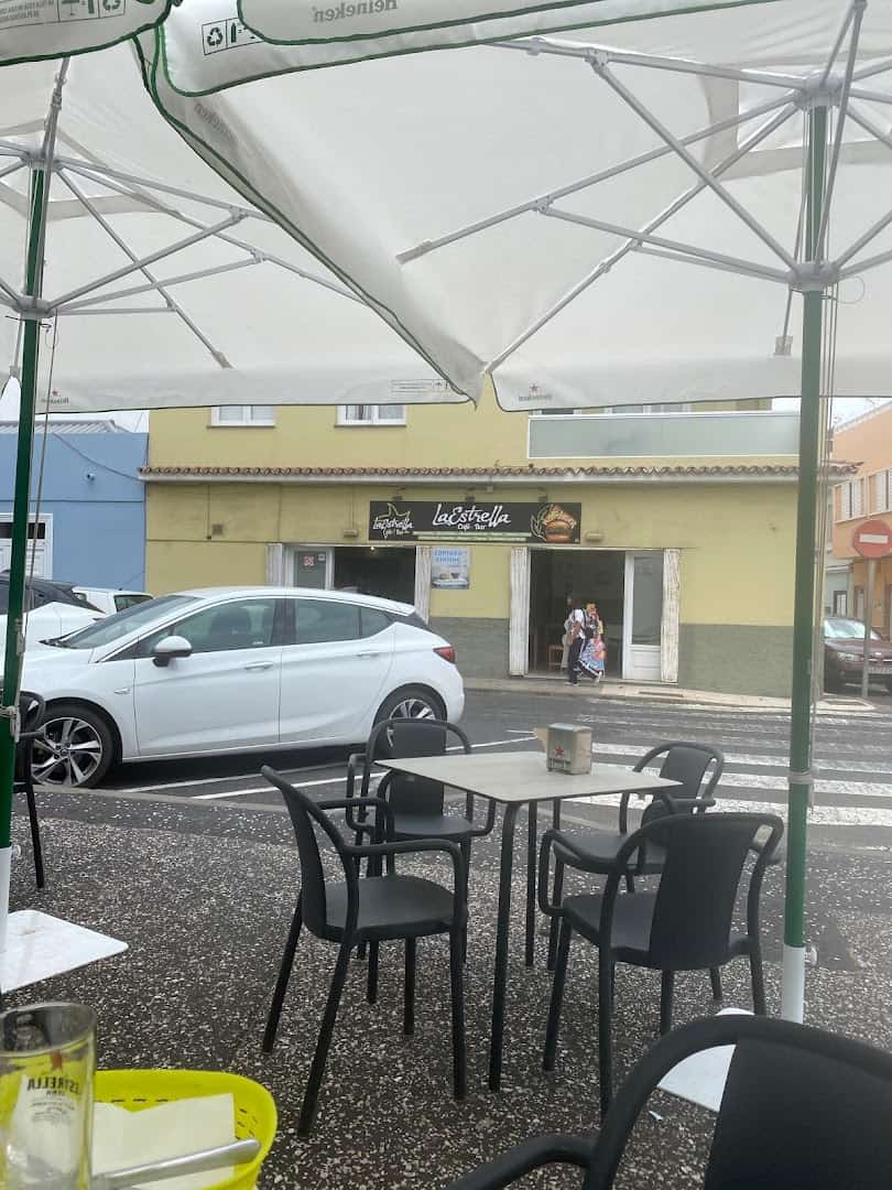 Café Bar la Estrella: Café in Puerto de la Cruz auf Teneriffa