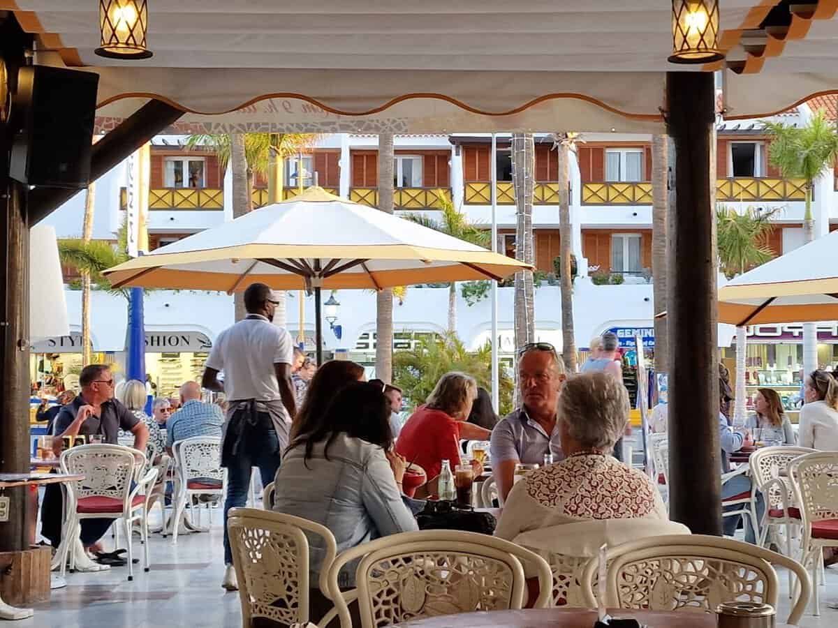 Cafetería Plaza: Café in Playa de las Américas auf Teneriffa