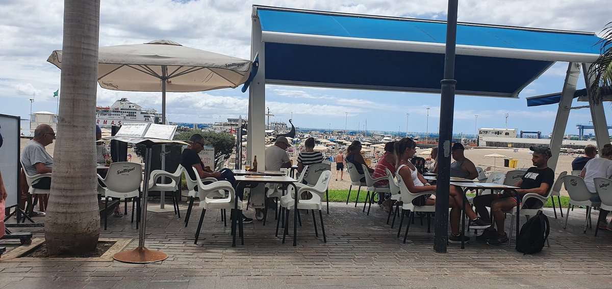 Chope 2018 S.L.U: Café in Los Cristianos auf Teneriffa