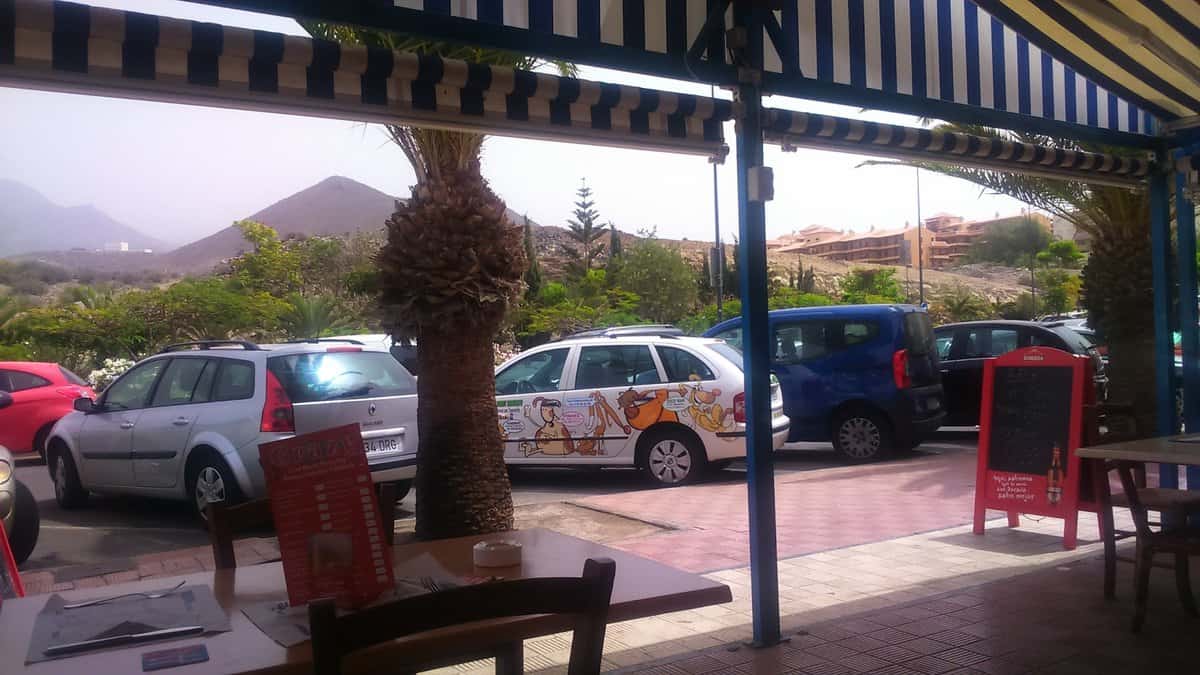 Crazy: Bar in Los Cristianos auf Teneriffa