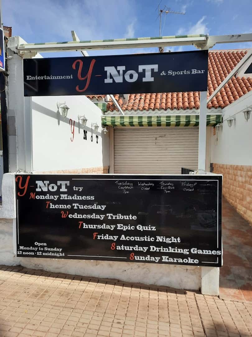 Y-NOT Bar: Bar in Arona auf Teneriffa