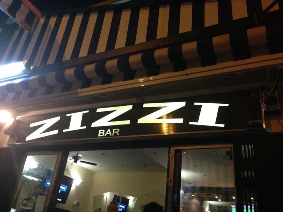 Zizzi Bar: Bar in Los Cristianos auf Teneriffa
