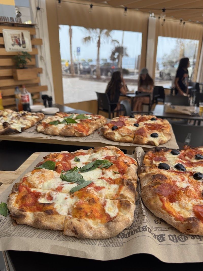 Pizza & Pinsa Pura Passione: Restaurant in Candelaria auf Teneriffa