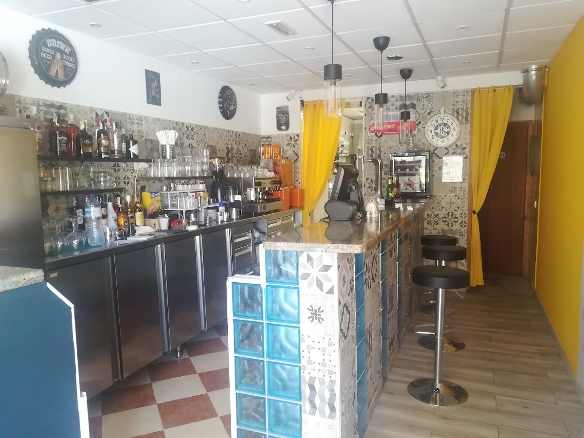 Bar Los Garcia: Café in Adeje