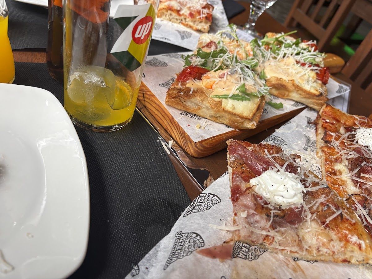 Pizzería Fuencaliente Maroparque: Pizzeria in La Cuesta