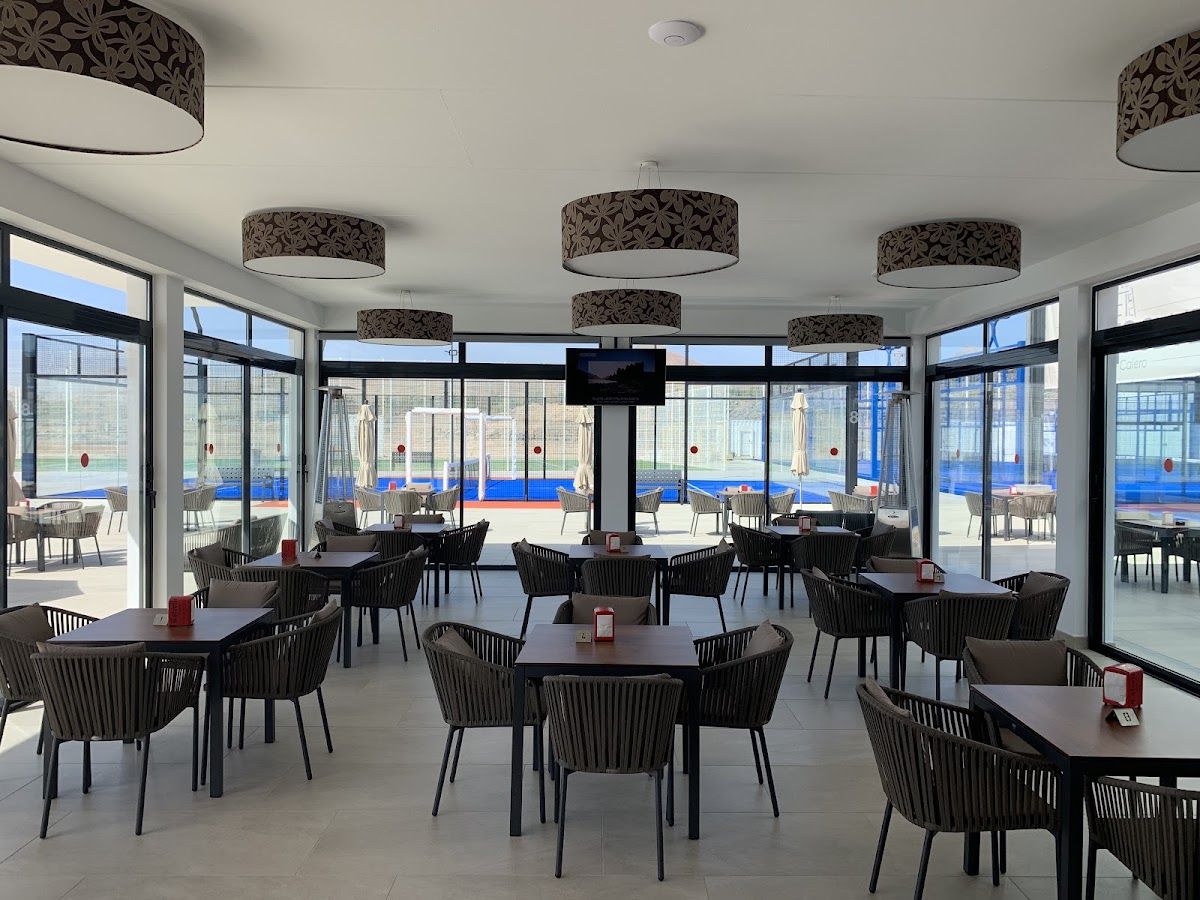 Sports Club Puerto Calero: Sportsbar in Puerto Calero