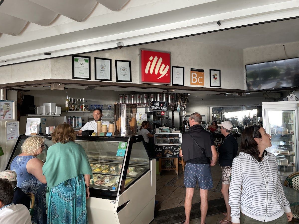 Gelatería Exótica: Café in Adeje