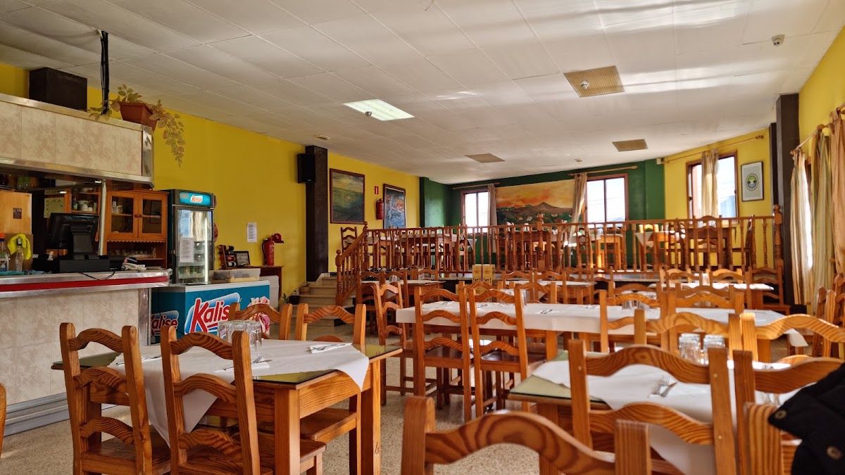 Bar Restaurante Saucillo – Casa Pepe: Restaurant in Santa María de Guía