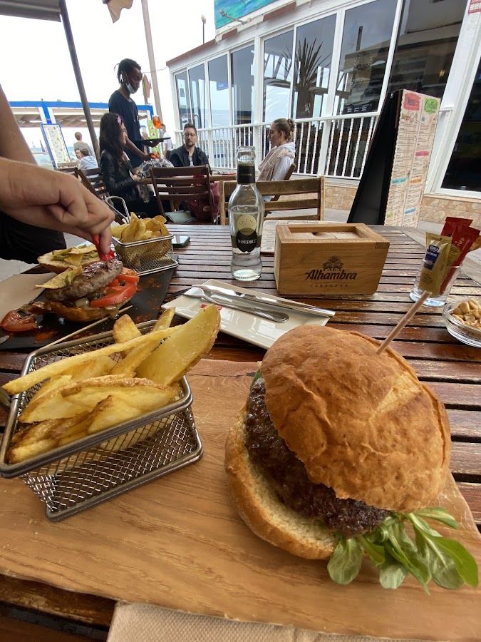 Buena Onda Bistrot: Burger-Restaurant in Corralejo
