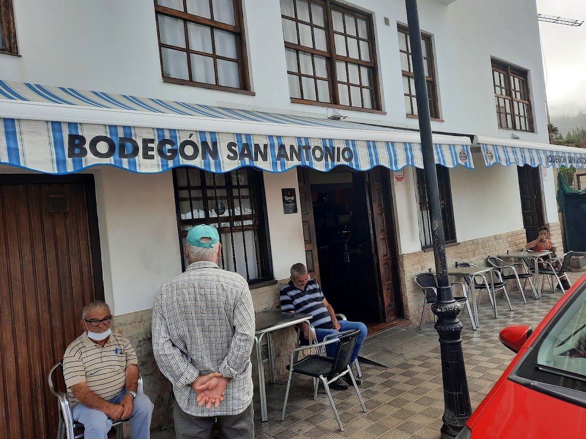 Bodegón San Antonio: Bar in Tijarafe