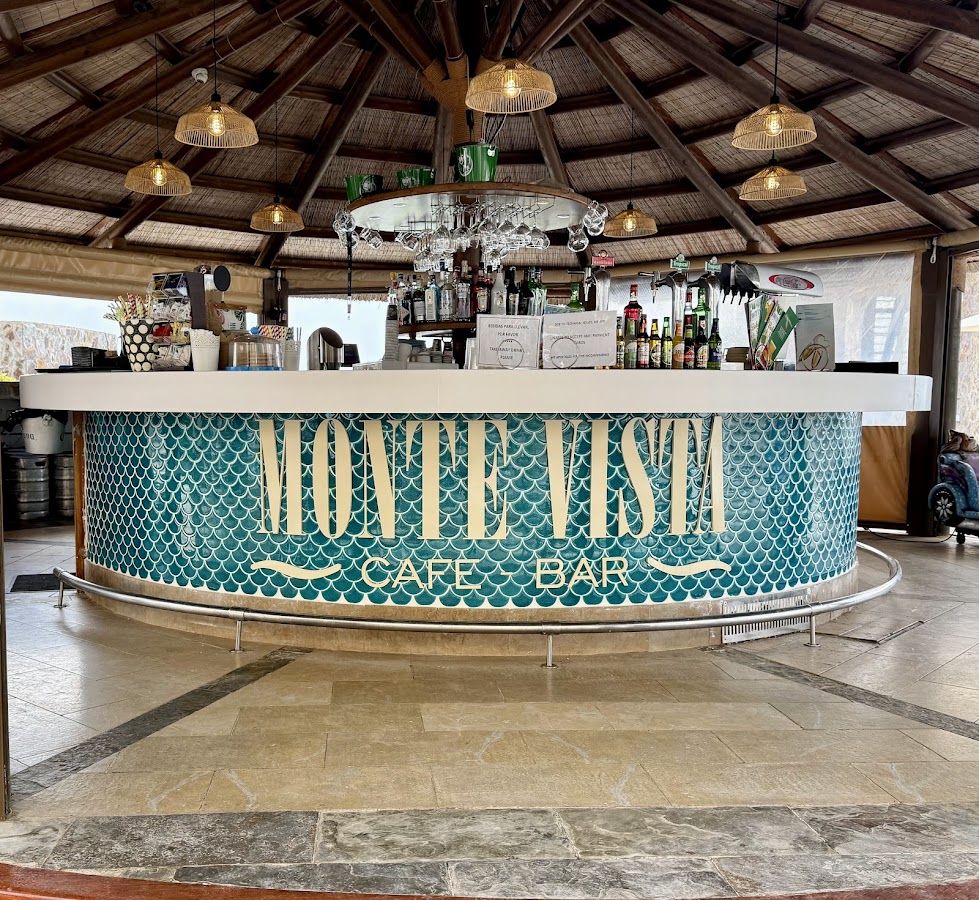 monte vista pool bar: Bar in Barranco de la Verga