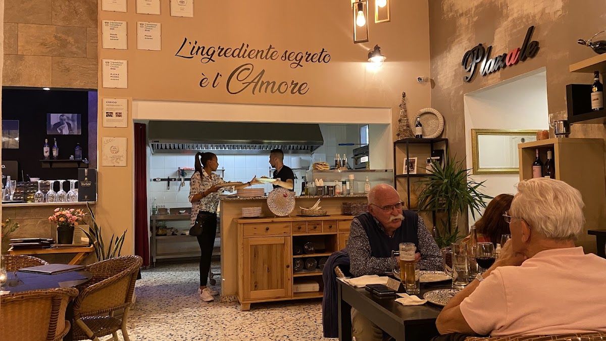 Plazale Pizzeria: Italienisches Restaurant in Playa San Juan