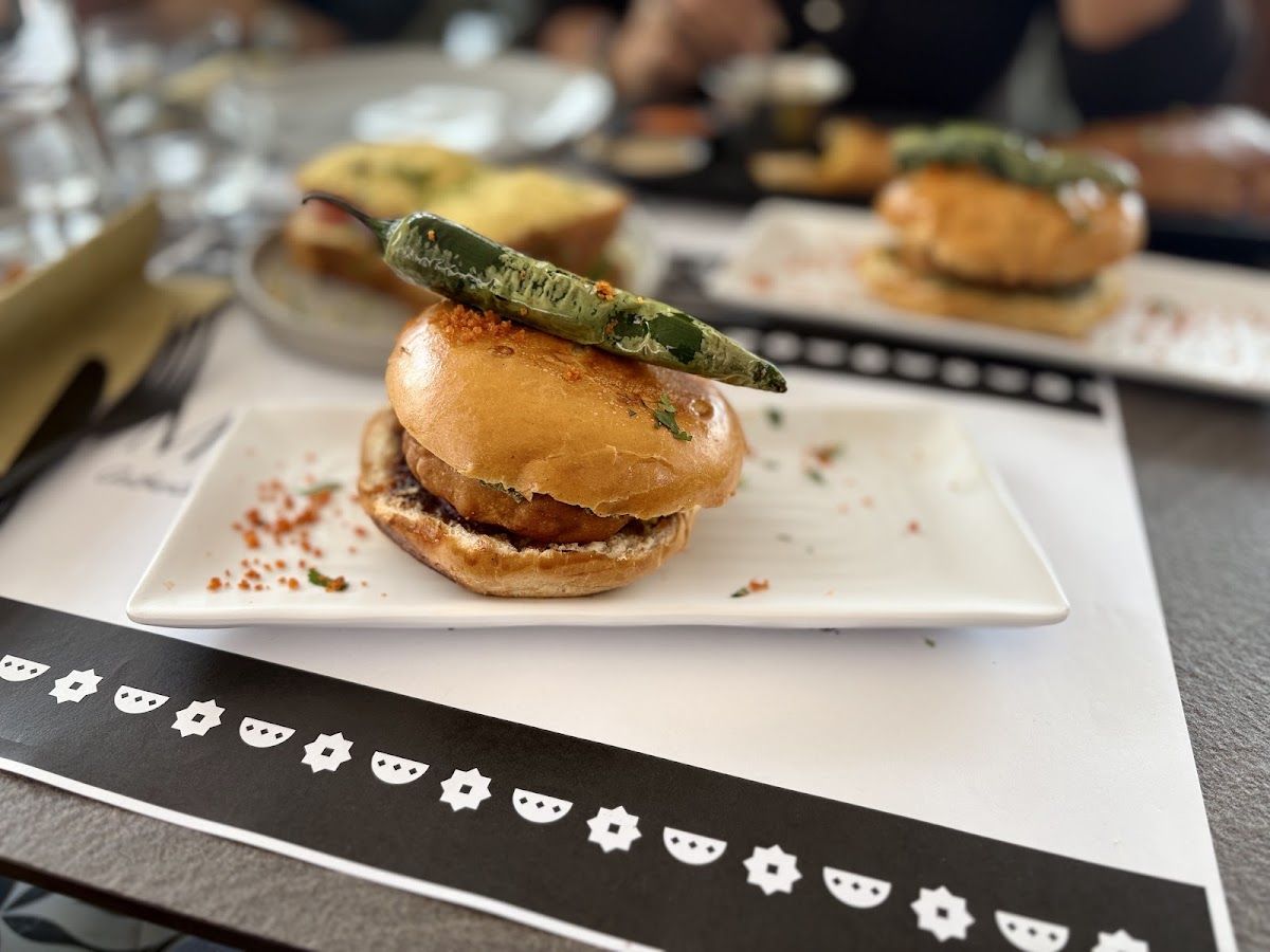 Mumbai Kafe & Restaurant: Restaurant in San Bartolomé de Tirajana