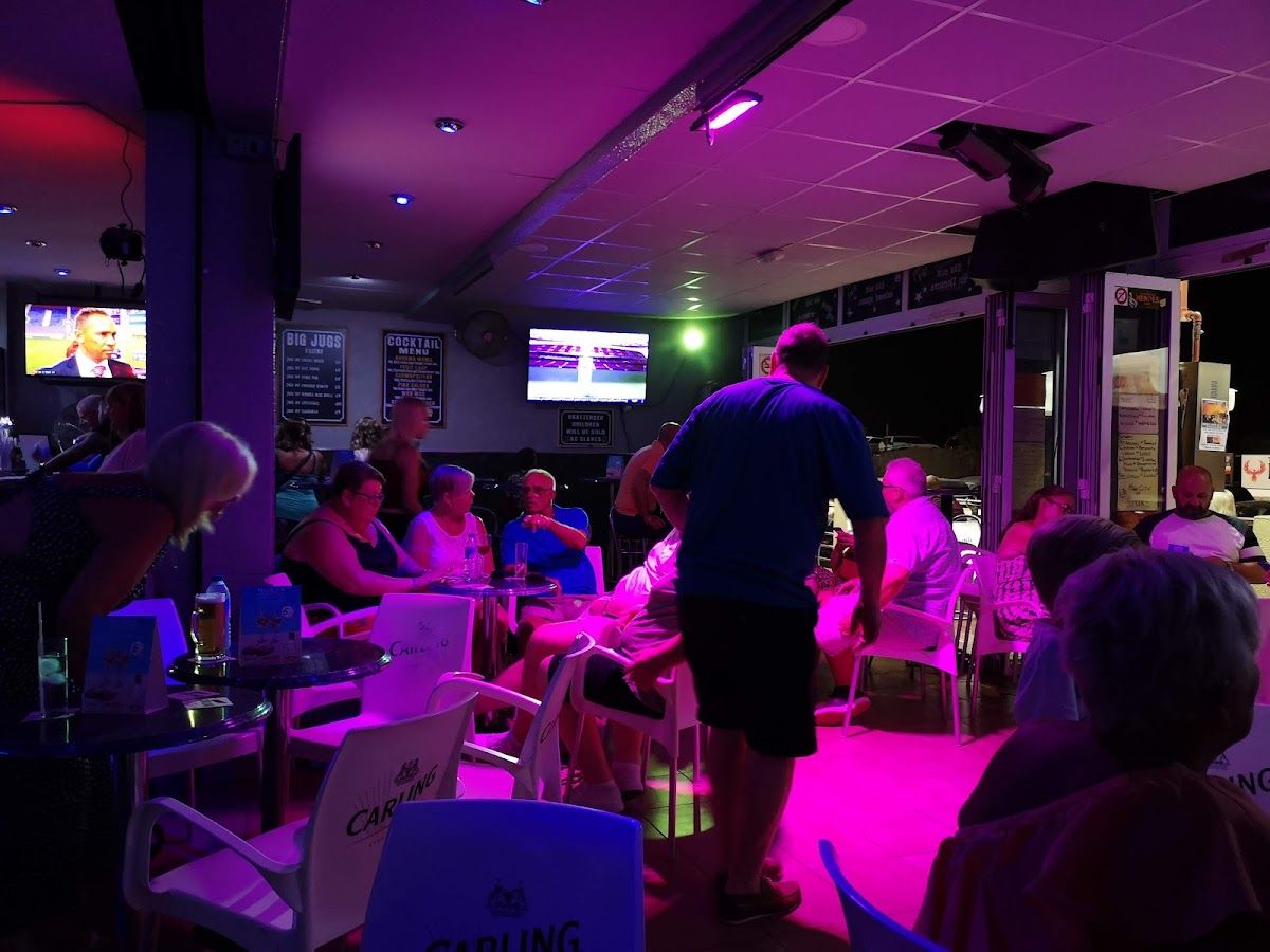 Xtreeemz Sports and Music bar: Bar in Puerto Rico