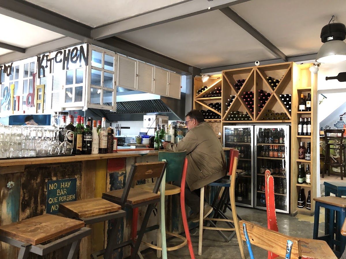GILDA Tapas Pinchos Vinos Cervezas y Vermuts: Tapasbar in Corralejo