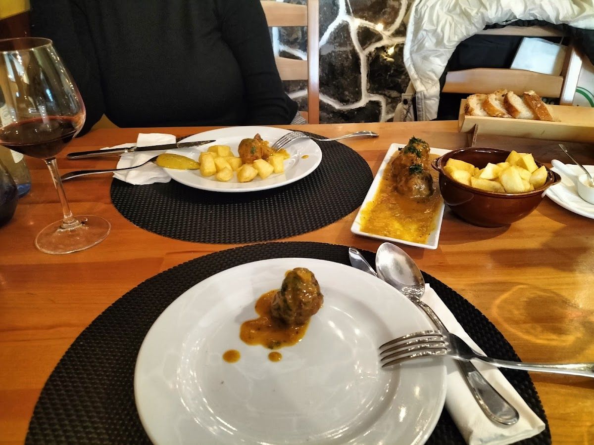 Guisos: Restaurant in La Laguna