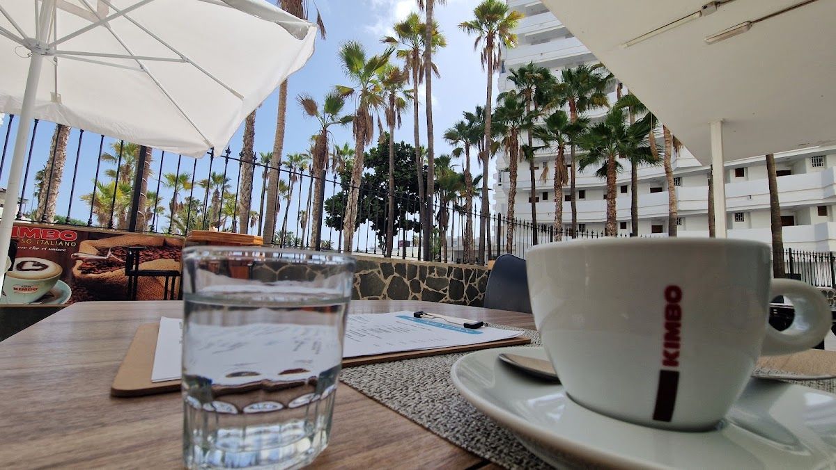 MEYDAN Café Bar: Bar in Maspalomas