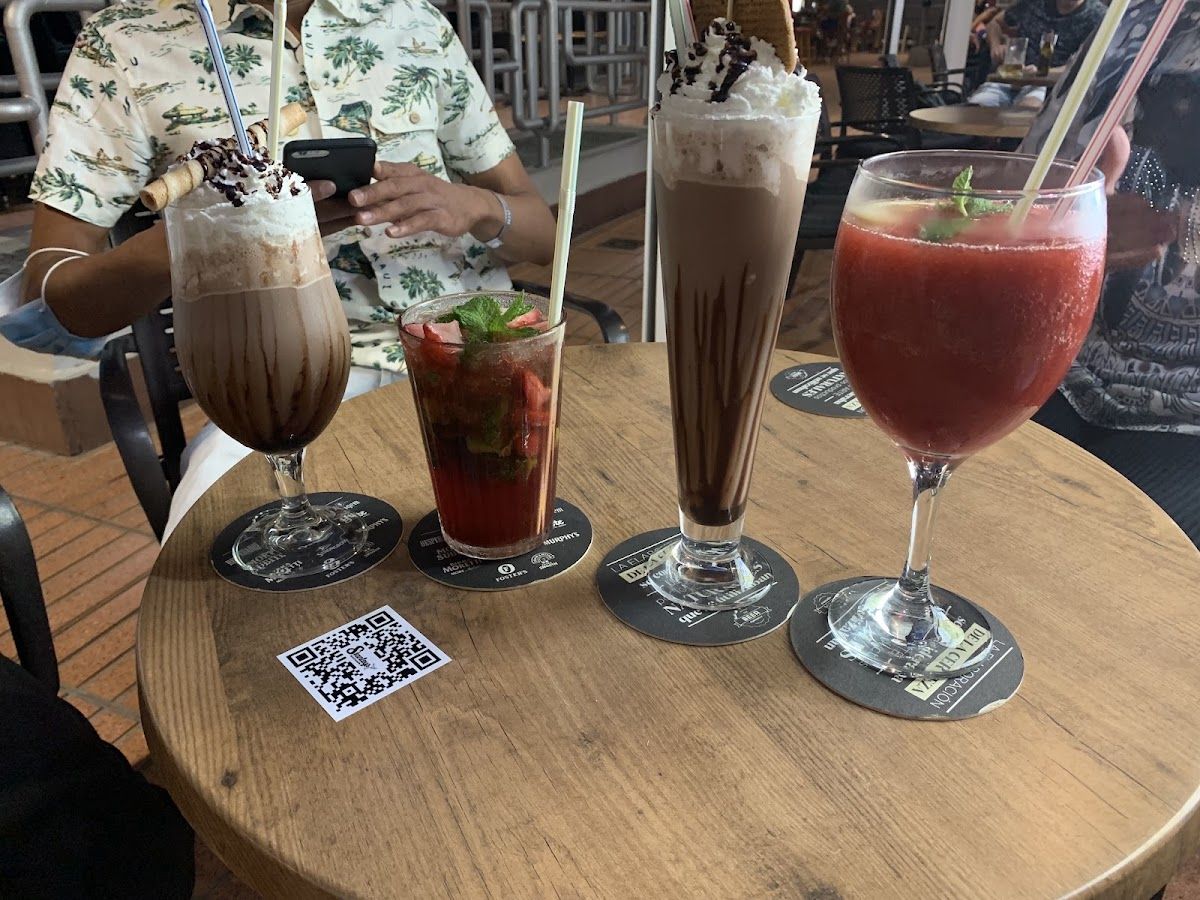Stanley’s Sports & Cocktail Bar: Bar in Puerto Rico