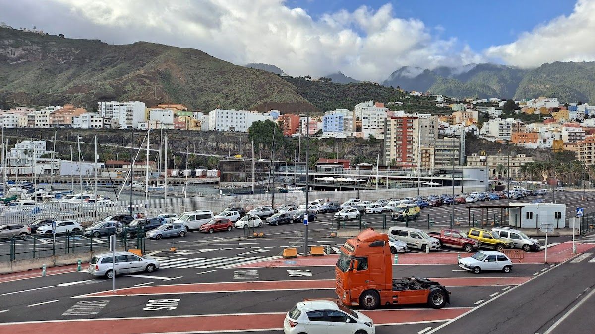 Muelle pesquero Santa Cruz de la Palma: Sportsbar in Breña Alta