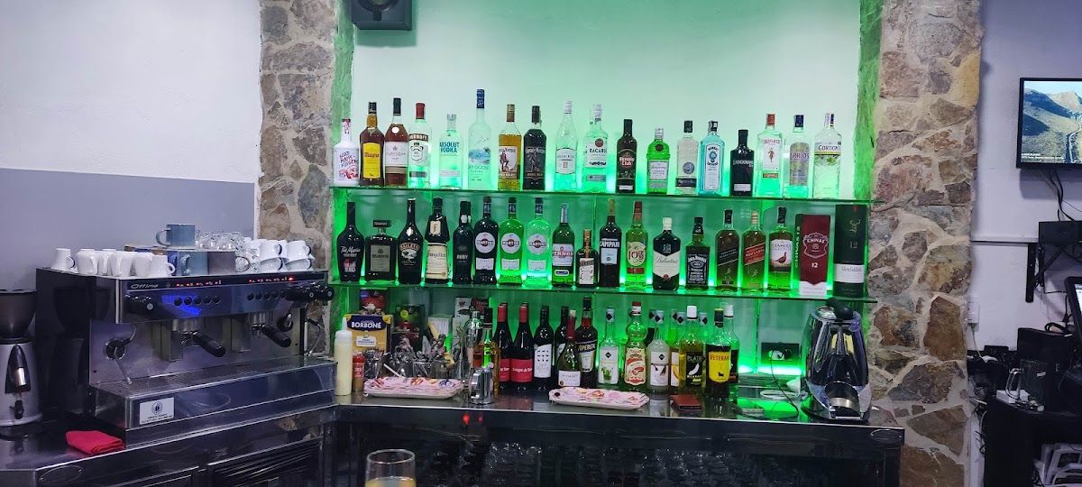 Petra’s Bar: Café in Costa Adeje