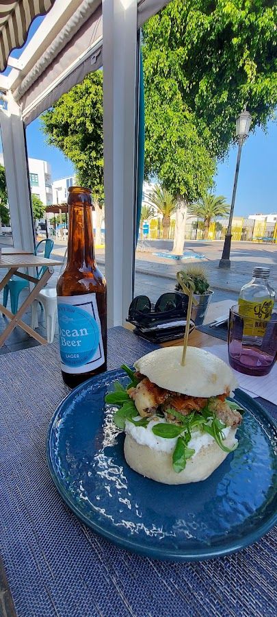 Imperfecto Gastrobar: Restaurant in Corralejo